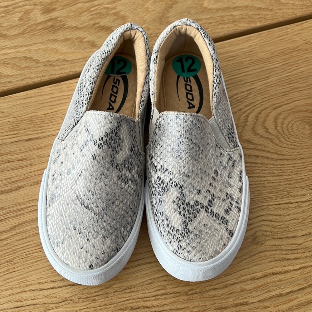 Slip on shoe